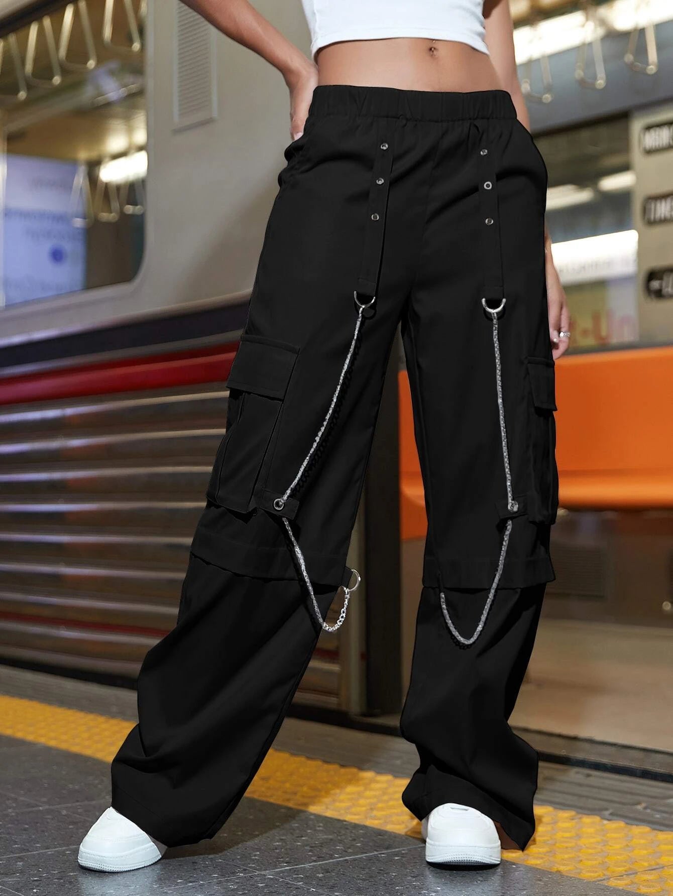 Chain Detail Cargos